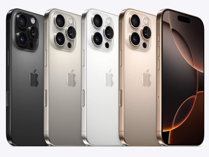 Apple　iPhone 16 Pro 128GB　①